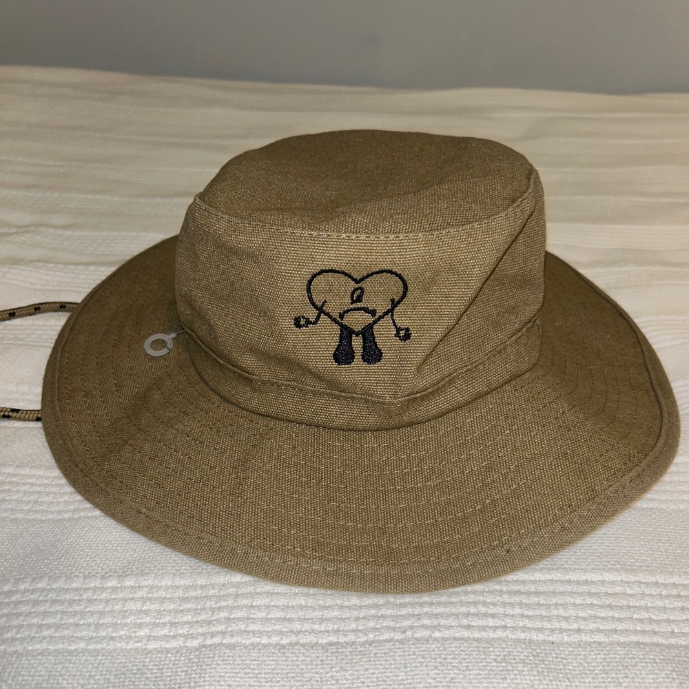 Bad bunny un verano sin to hat